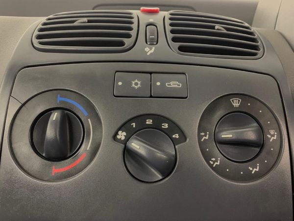 2013-TATA-Indica-14-LE image:10