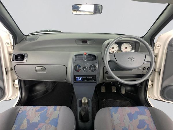 2013-TATA-Indica-14-LE image:11