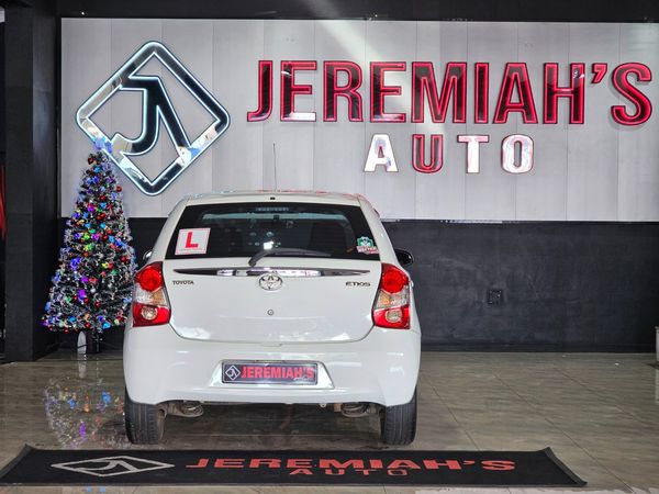 2016-Toyota-Etios-15-XS-5-dr image:10