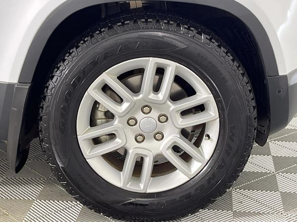 2021-Land-Rover-Defender-110-D240-S-177kW image:5