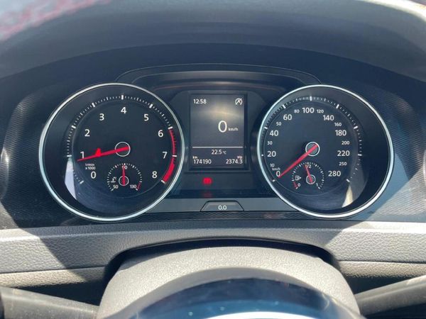 2016-Volkswagen-Golf-VII-GTI-20-TSI-Auto image:10