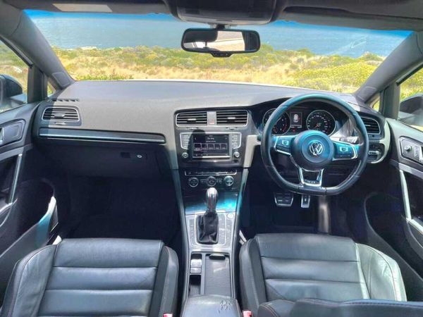 2016-Volkswagen-Golf-VII-GTI-20-TSI-Auto image:6
