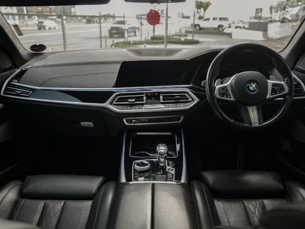 2021-BMW-X7-xDrive30d-M-Sport image:10