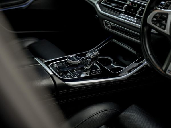 2021-BMW-X7-xDrive30d-M-Sport image:13
