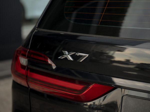 2021-BMW-X7-xDrive30d-M-Sport image:17