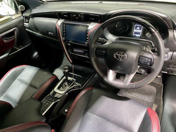 2024-Toyota-Fortuner-28-GD-6-VX-Auto-mHev image:10