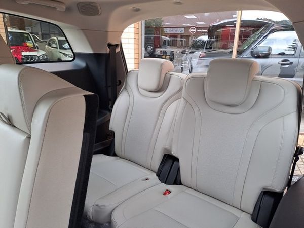 2026-Mahindra-XUV-700-20-AX7L-Auto-7-Seat image:9