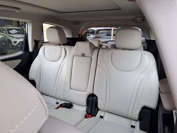 2026-Mahindra-XUV-700-20-AX7L-Auto-7-Seat image:12