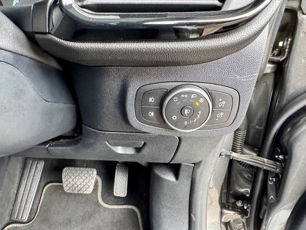 2021-Ford-Fiesta-10-EcoBoost-Titanium-Auto-5-dr image:16