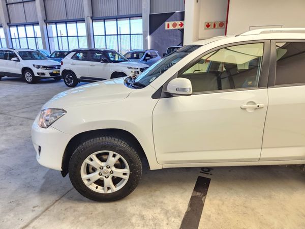2013-Toyota-RAV4-20-VX-Auto image:9