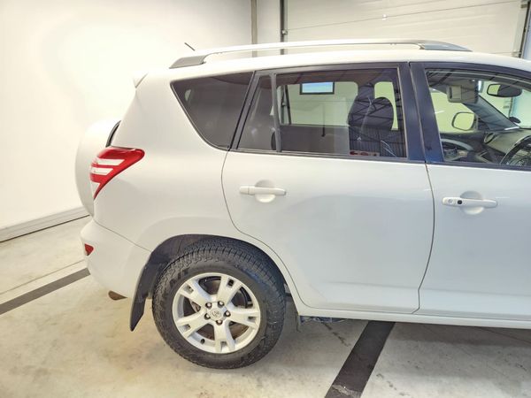 2013-Toyota-RAV4-20-VX-Auto image:10