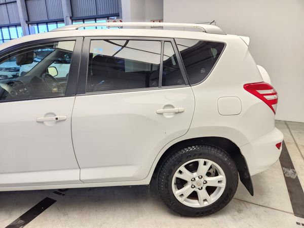 2013-Toyota-RAV4-20-VX-Auto image:11