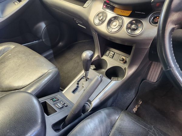 2013-Toyota-RAV4-20-VX-Auto image:12