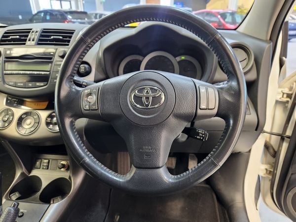 2013-Toyota-RAV4-20-VX-Auto image:14