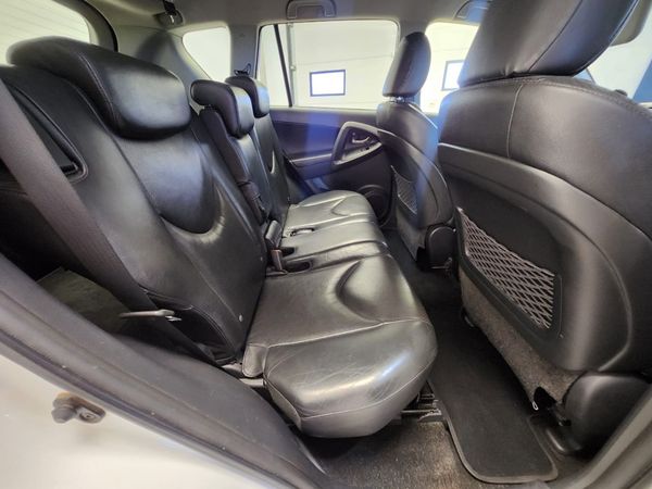 2013-Toyota-RAV4-20-VX-Auto image:15