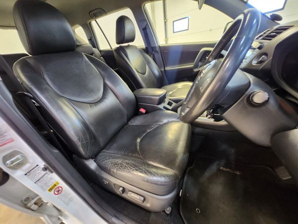 2013-Toyota-RAV4-20-VX-Auto image:17