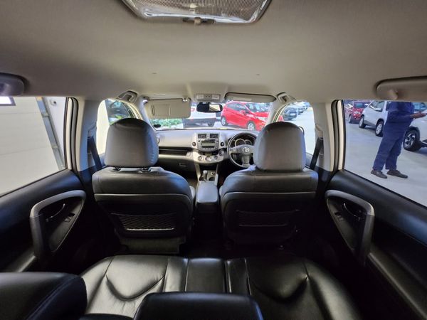 2013-Toyota-RAV4-20-VX-Auto image:18