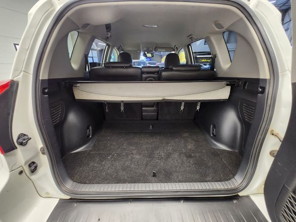 2013-Toyota-RAV4-20-VX-Auto image:19