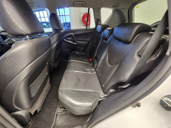 2013-Toyota-RAV4-20-VX-Auto image:22