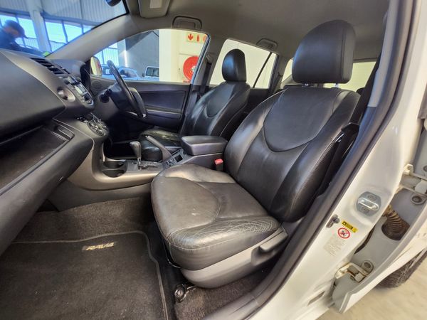 2013-Toyota-RAV4-20-VX-Auto image:25