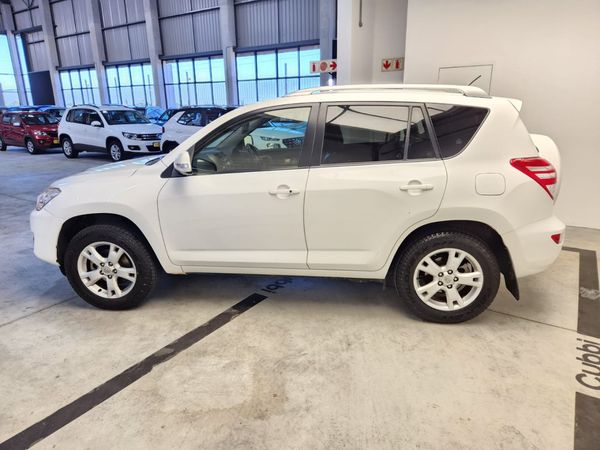 2013-Toyota-RAV4-20-VX-Auto image:7