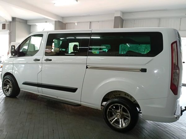 2013-Ford-Tourneo-Custom-22-TDCi-Trend-LWB-92kW image:9