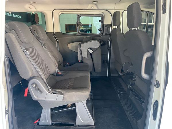 2013-Ford-Tourneo-Custom-22-TDCi-Trend-LWB-92kW image:11