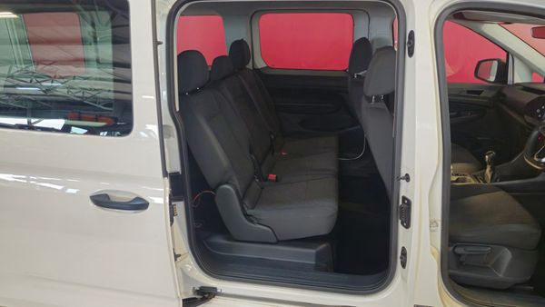 2023-Volkswagen-Caddy-Maxi-Kombi-20-TDI image:18