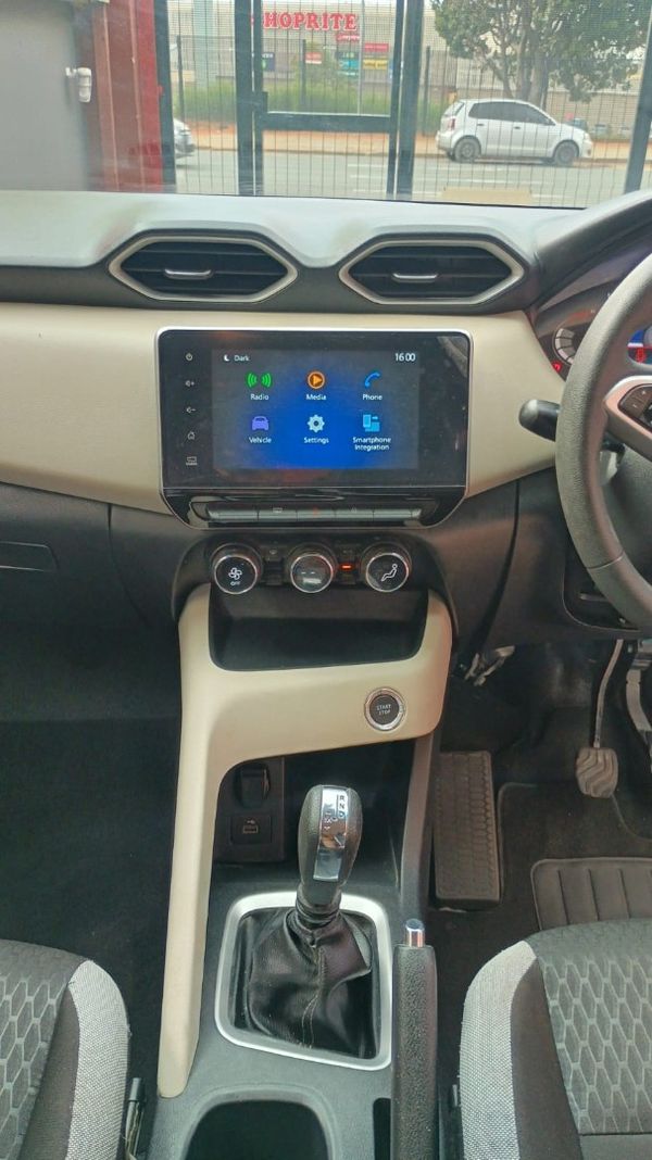 2024-Nissan-Magnite-10T-Acenta-Auto image:3