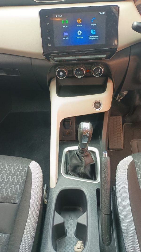 2024-Nissan-Magnite-10T-Acenta-Auto image:4