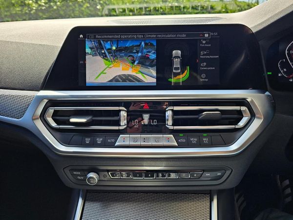 2022-BMW-3-Series-318i-M-Sport image:9
