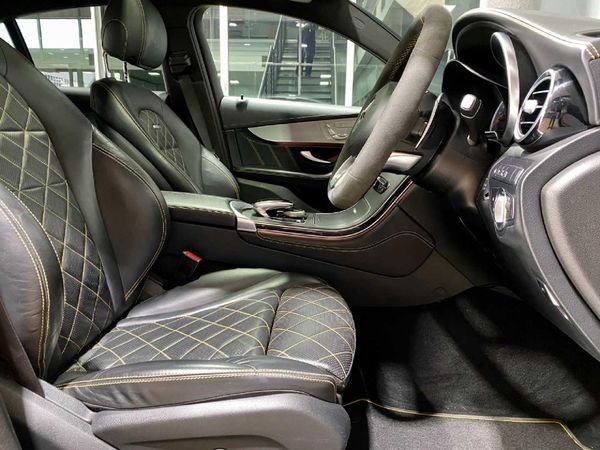 2018-Mercedes-AMG-GLC-63-S-AMG-4Matic image:11
