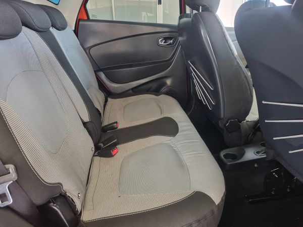 2016-Renault-Captur-900T-Dynamique-66kW image:3