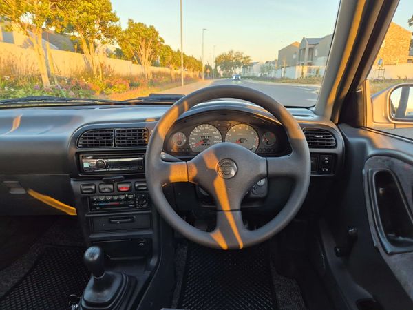 2000-Nissan-Sentra-140-GXi image:19