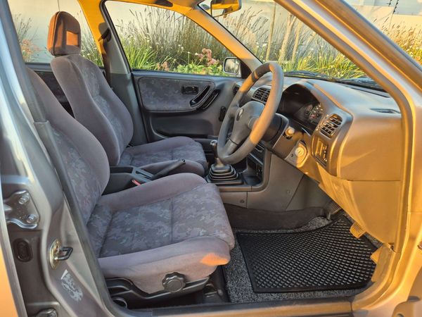 2000-Nissan-Sentra-140-GXi image:22