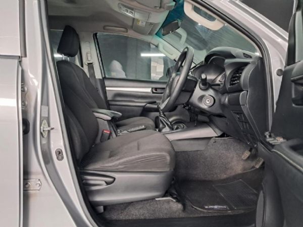 2019-Toyota-Hilux-24-GD-6-Raised-Body-SRX-Double-Cab image:15