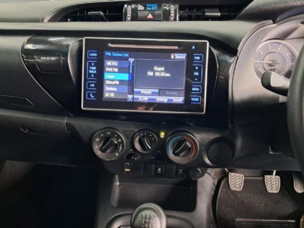 2019-Toyota-Hilux-24-GD-6-Raised-Body-SRX-Double-Cab image:19