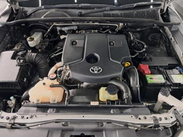 2019-Toyota-Hilux-24-GD-6-Raised-Body-SRX-Double-Cab image:23