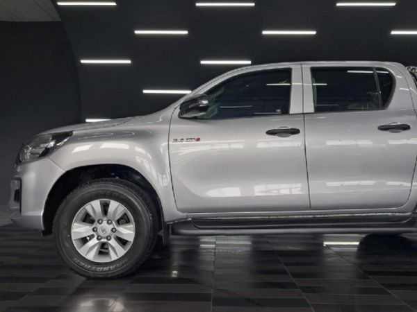 2019-Toyota-Hilux-24-GD-6-Raised-Body-SRX-Double-Cab image:4