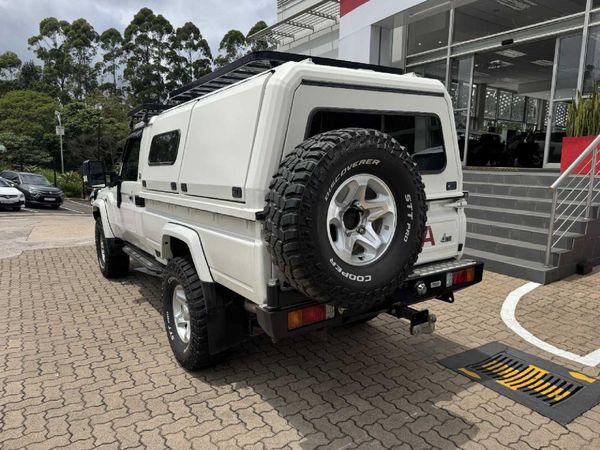 2022-Toyota-Land-Cruiser-79-45-D-70th-Edition-Single-Cab image:18