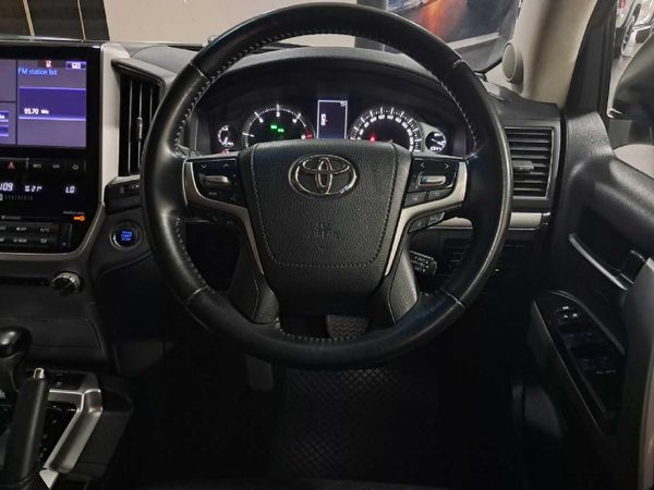 2020-Toyota-Land-Cruiser-200-45-D-V8-VX-R-Auto image:10