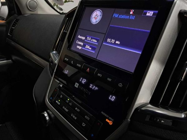 2020-Toyota-Land-Cruiser-200-45-D-V8-VX-R-Auto image:12