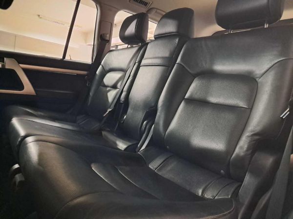 2020-Toyota-Land-Cruiser-200-45-D-V8-VX-R-Auto image:19