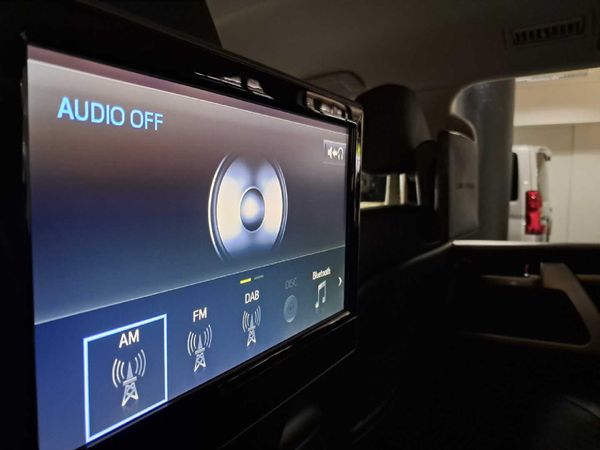 2020-Toyota-Land-Cruiser-200-45-D-V8-VX-R-Auto image:20