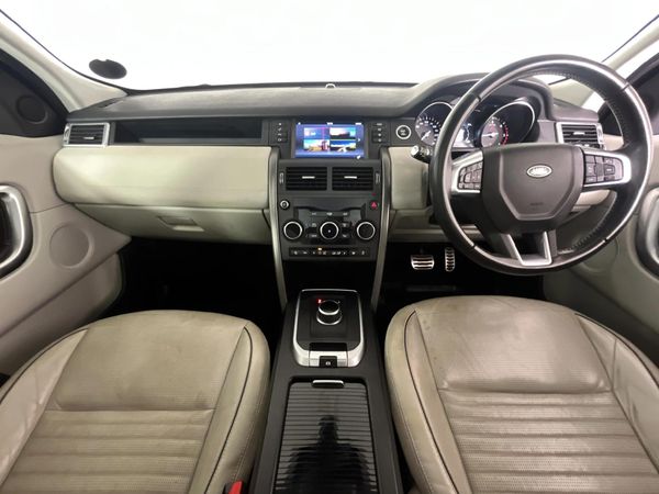 2019-Land-Rover-Discovery-Sport-20i4-D-HSE image:1
