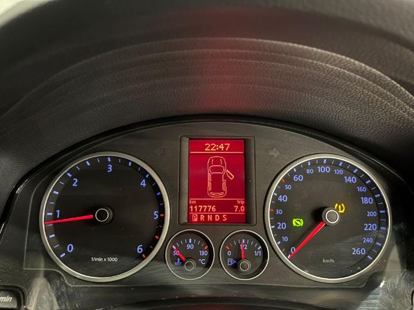 2009-Volkswagen-Tiguan-20-TDI-Sport-Style-4Motion-Auto image:10