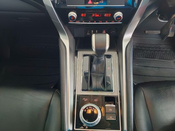 2022-Mitsubishi-Pajero-Sport-24D-4x4-Exceed-Auto image:14