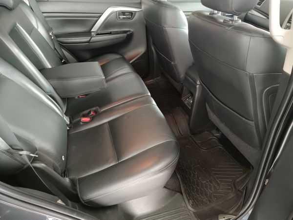2022-Mitsubishi-Pajero-Sport-24D-4x4-Exceed-Auto image:7