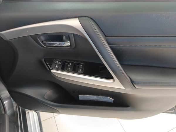 2022-Mitsubishi-Pajero-Sport-24D-4x4-Exceed-Auto image:8