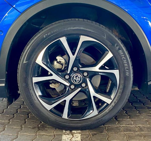 2020-Toyota-C-HR-12T-Luxury-Auto image:8